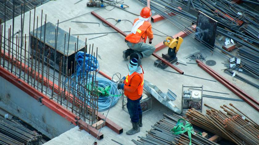 UK-construction-workers